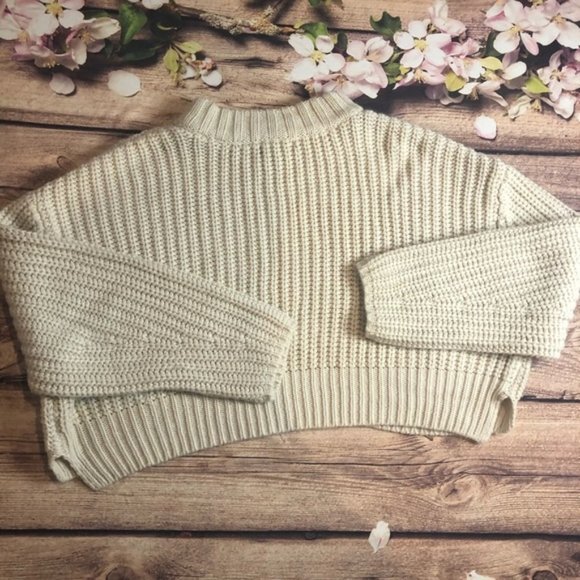 Kendall & Kylie Sweaters - Kendall & Kylie Cream Chunky Knit Crop Sweater M